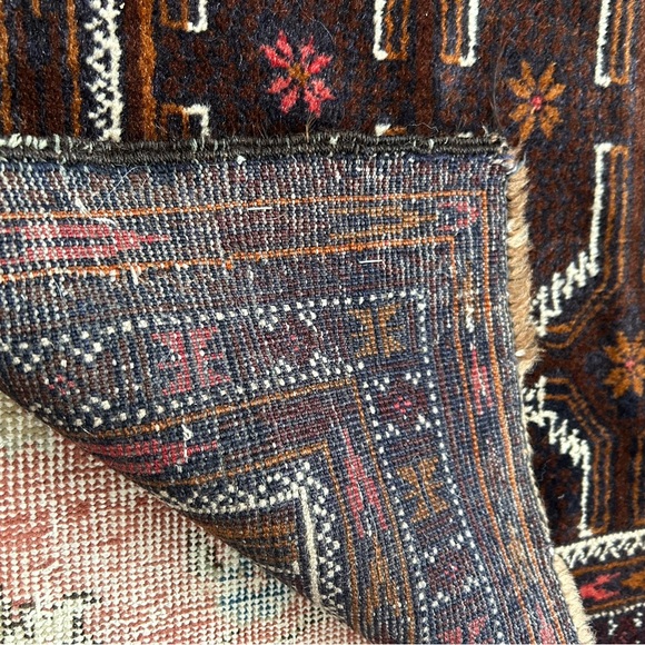 Vintage Patterned Rug - Picture 7 of 7